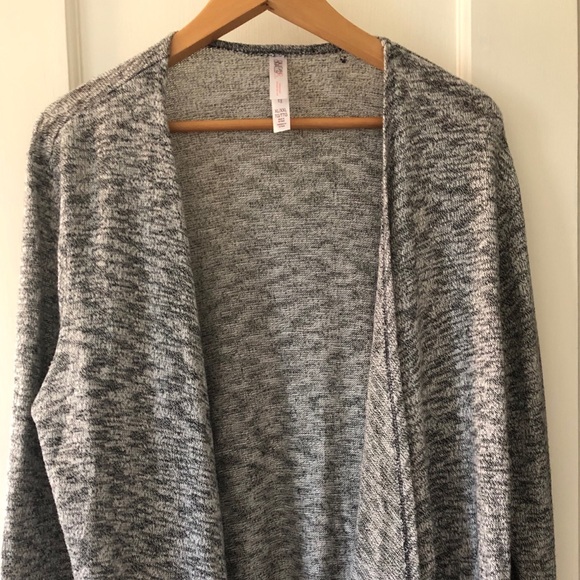 Gray flowy cardigan - Picture 1 of 3